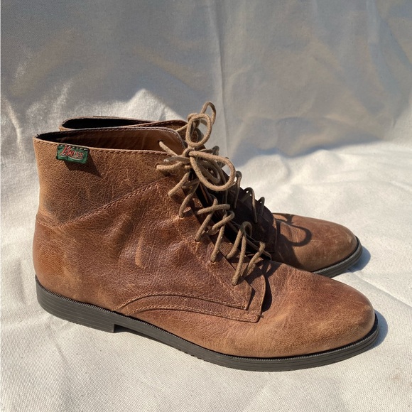 Bass Casual Tan Faux Leather Chukka Style Ankle Boots Fall Staple Womens 7 - Picture 1 of 8
